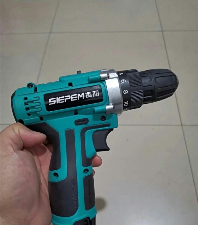 朋友装修公司倒闭了,剩下几把名牌电钻全新1...