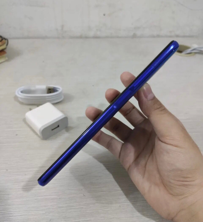 红米k30 6+128 内存 4G，骁龙7...