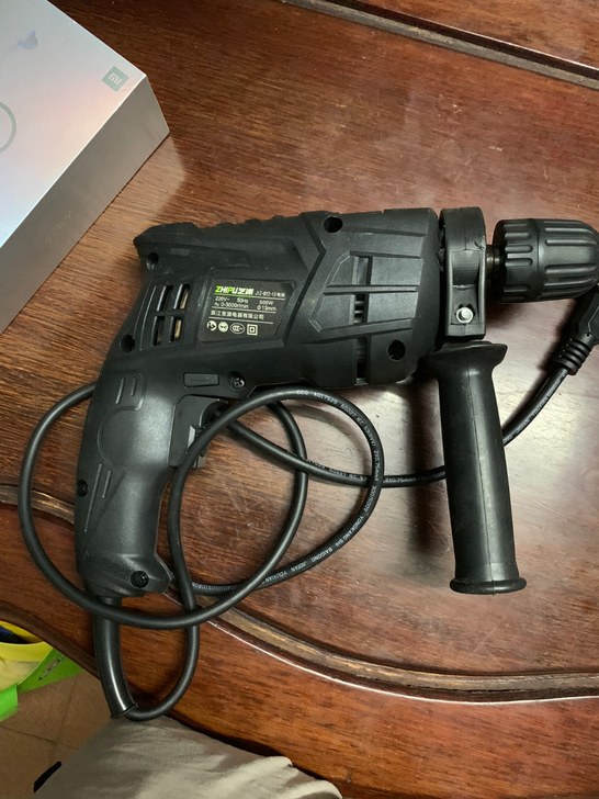 芝浦电钻，只用了五次，不包邮，出售不退