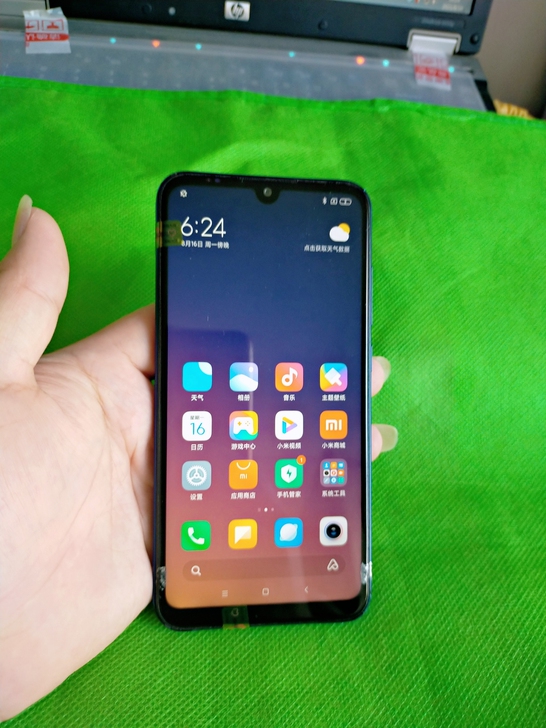 小米play，运行内存4G，机身内存64G...