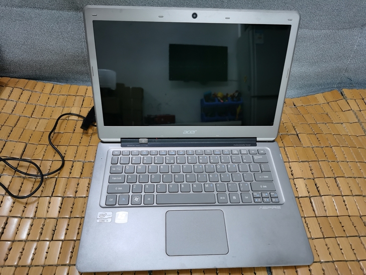 宏基蜂鸟系列超薄笔记本,i5CPU,4G运...