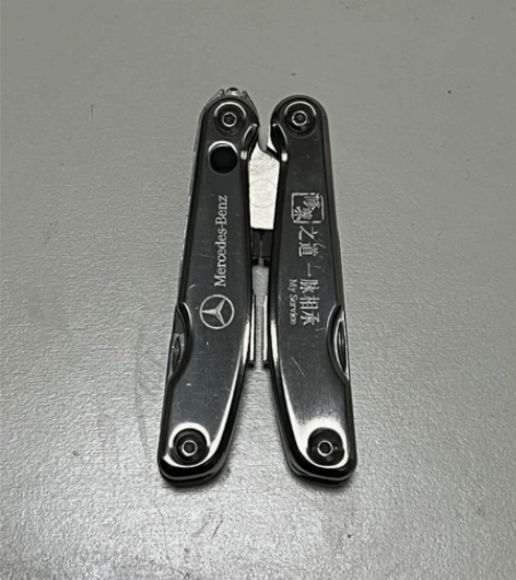 全新,奔驰品牌,瑞士军刀、工具万用钳、带照...