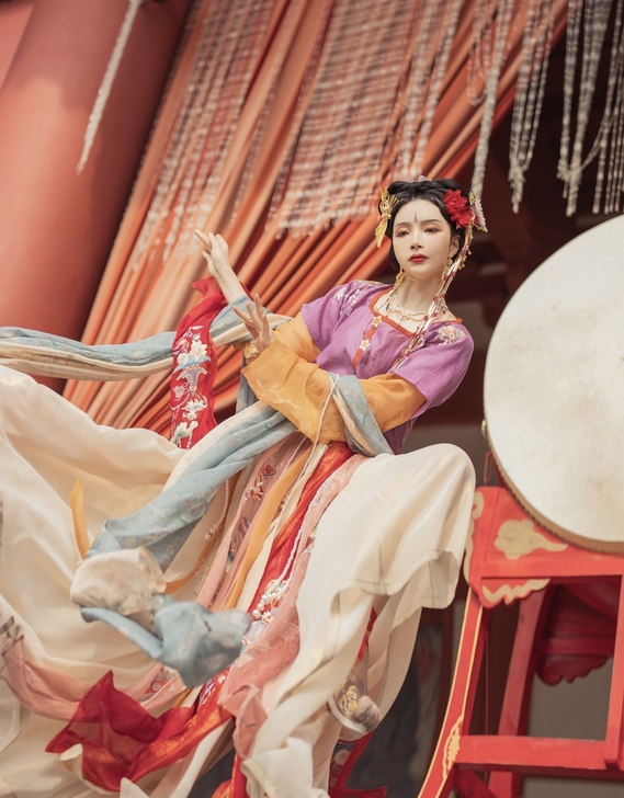 司南阁迦楼罗出贴  司南阁汉服女迦楼罗唐制...