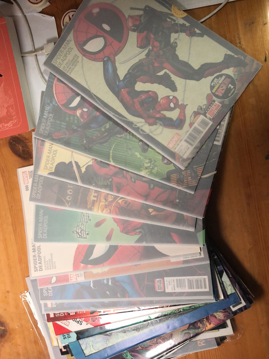 Spideypool  贱虫斜线刊，正版英...