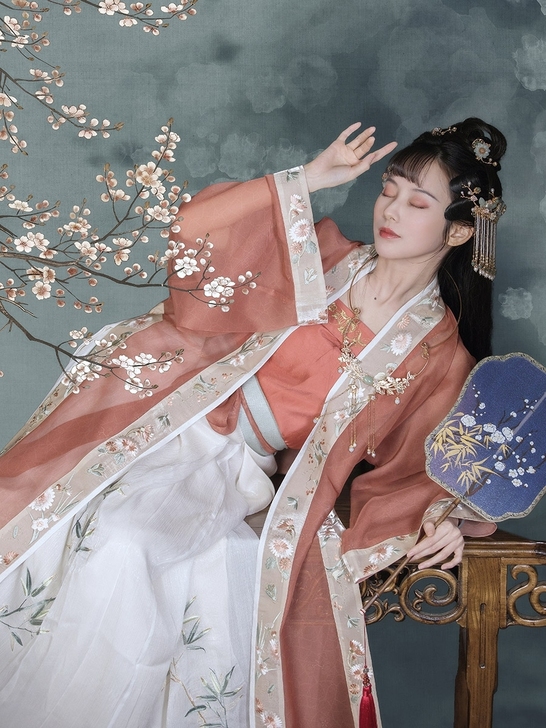 钟灵记家的百草集L码全新仅拆封看细节，未上...