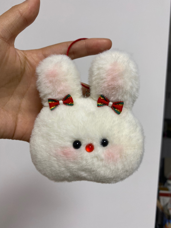 软糯好rua，毛茸茸小兔子包挂，也可作钥匙...