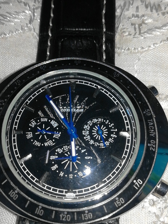 全自动时尚机械手表，品如图，9.5成新以上...