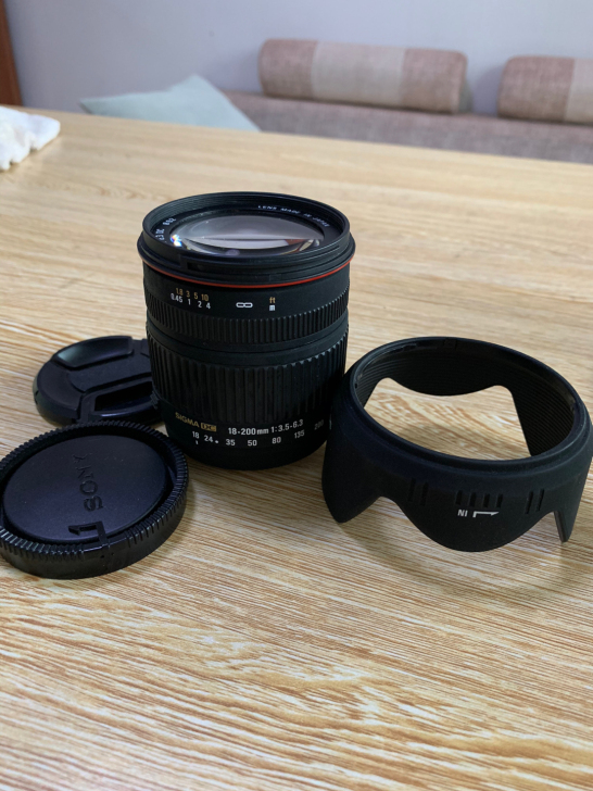 适马18-200索尼a口，如图成色很好，有...