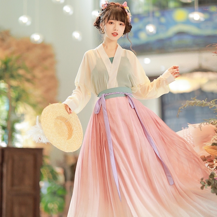 汉服打包1000元发12套大全套,但是依然...