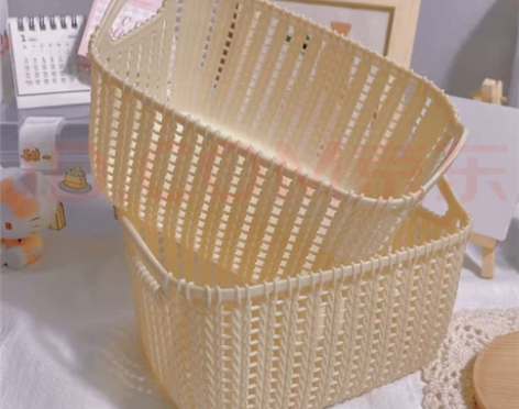 仿藤编韩版桌面化妆品收纳筐 【9.9元亏本...