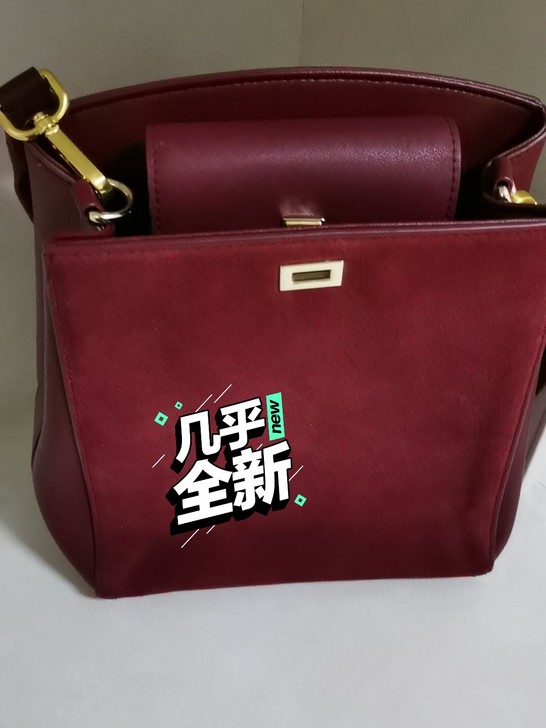 女包，真皮，红色，单肩包，没背两次，看细节...