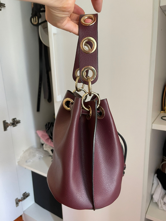 zara259元买的，平常不带包上班，转着玩
