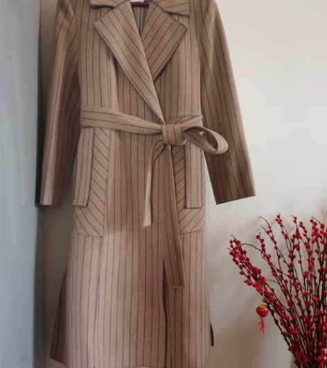 近新韩国贵妇级女装品牌康金庸米驼底色紫色条...