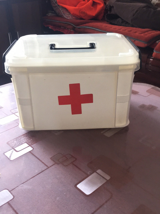 医药箱一个