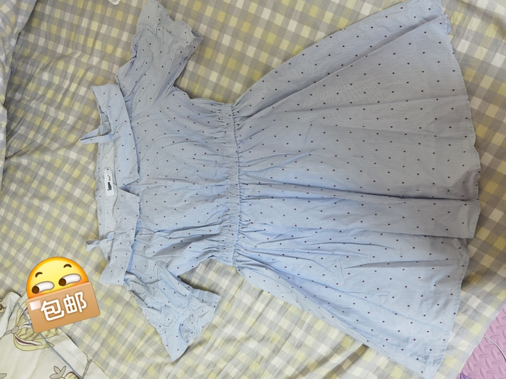 爱衣服一字肩连衣裙购于实体店，可爱又清新，...