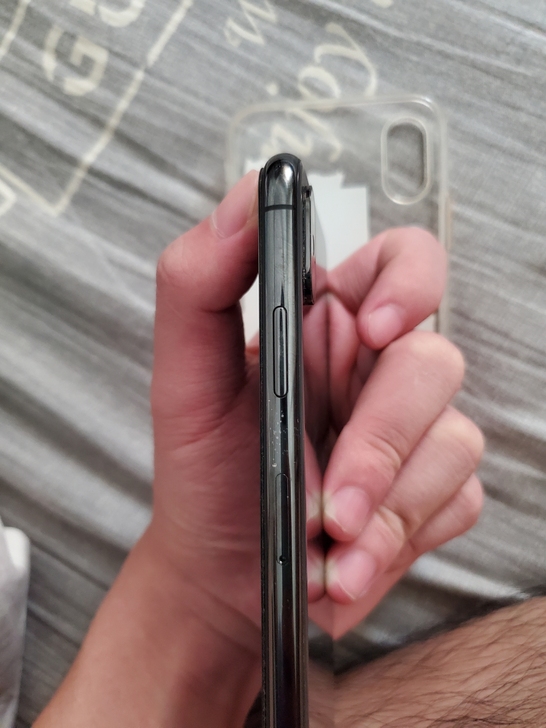 iPhonexs 256顶 就边框花，机子...