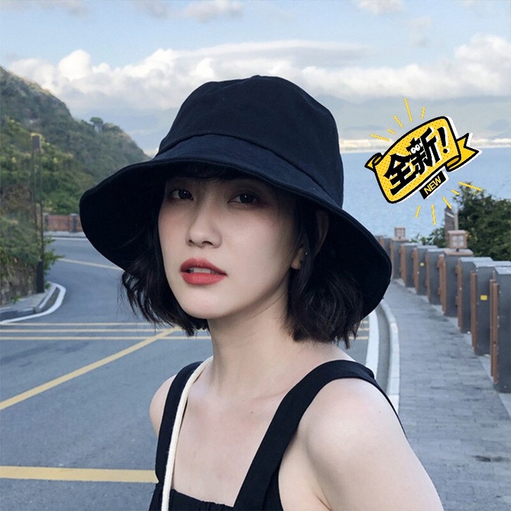 百多新买进的黑色渔夫帽明星同款