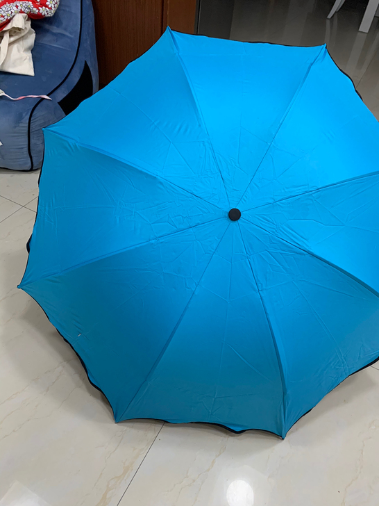 全新，雨伞、遮阳伞。不包邮，可自取。
