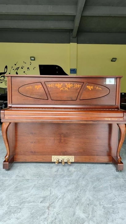 家用立式钢琴，英昌121