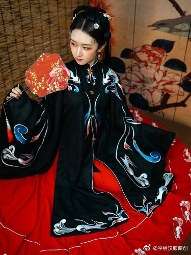 序绘汉服 序绘家第一款汉服,上衣超多刺绣...
