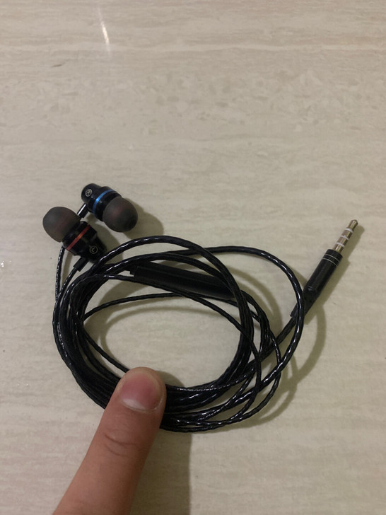 新款有线麦克风入耳式耳机手机电脑通用入耳式...