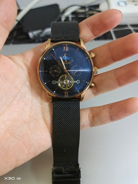 爱浪男表，买了三个多月，低价出售，看中直接...