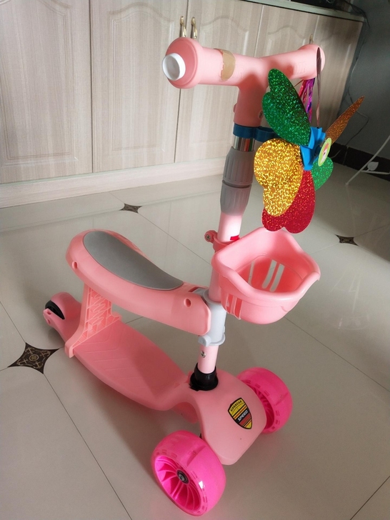 闲置处理一批,宝宝滑板车儿童踏板车可坐可骑...