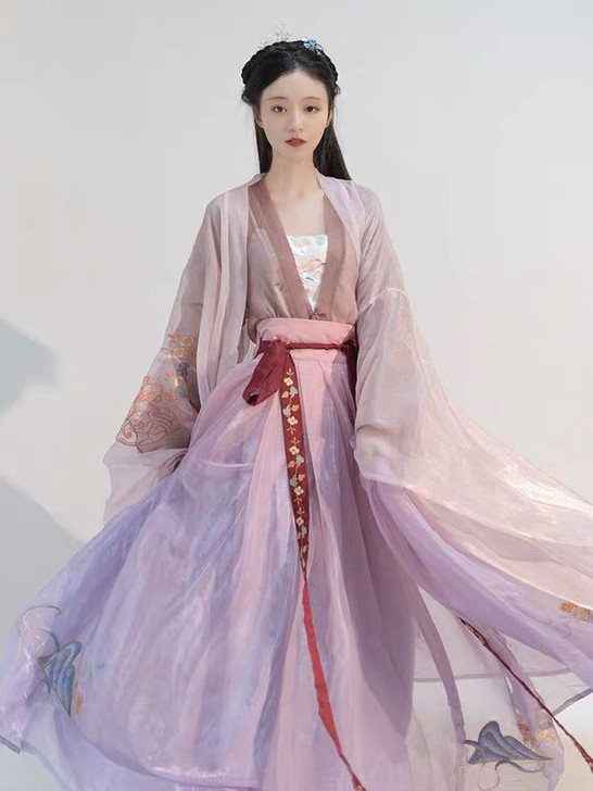 冬季清闲置汉服