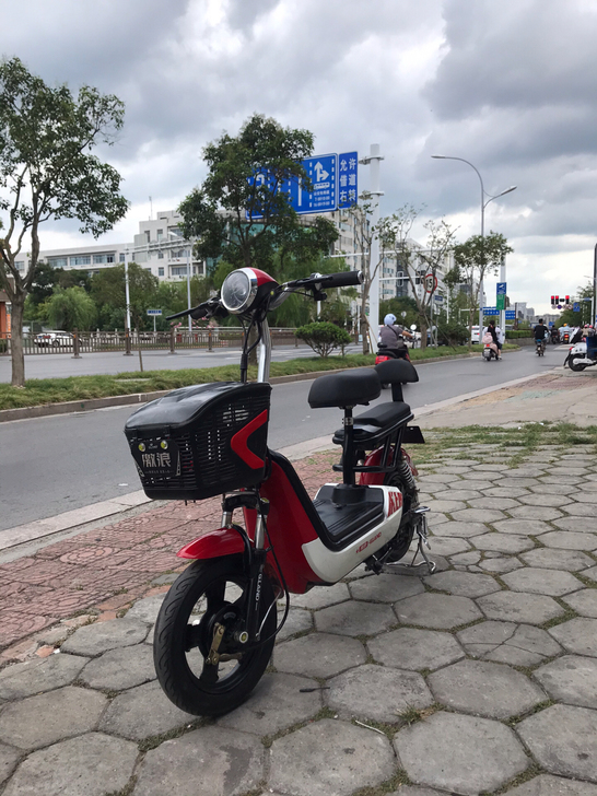 48/12二手小滑板，成色如图，车况完美，...