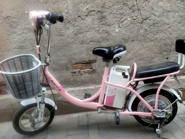 锂电车提电瓶方便，跑20公里左右，质量有保...