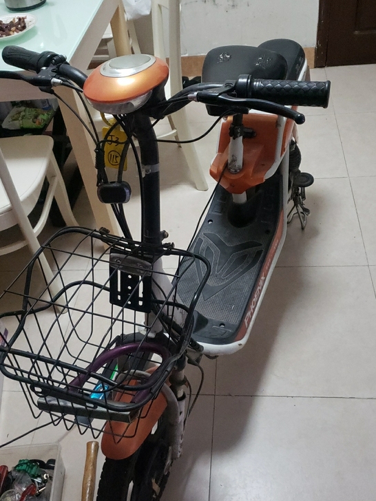 凤凰电动车。有一定时间了。能骑25-30公...