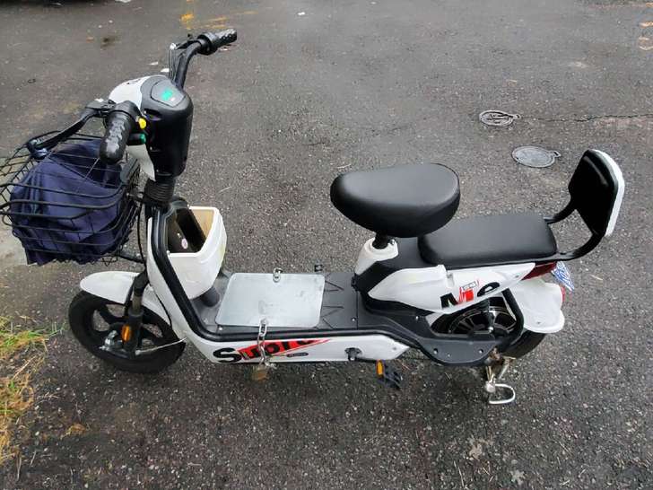 哈啰车服旗下智能电动车，无需钥匙，手机ap...