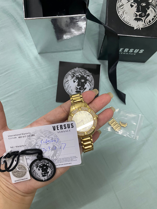 范思哲 旗下 范瑟丝 范苏苏 石英表时装表