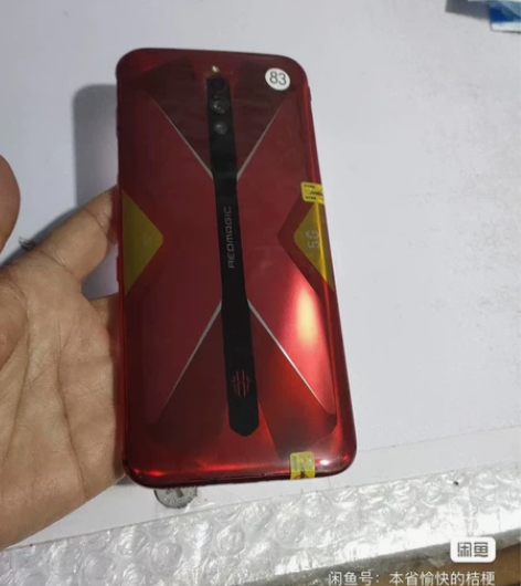 努比亚红魔5G，运行8G，内存128G。骁...