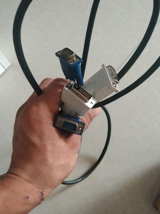 电脑显示器连接线。dvi  vga视频线。...