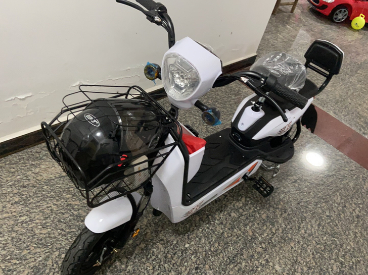 全新科思康电动车48v  手续齐全随时可以...