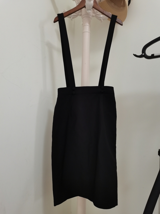 爱居兔 EICHITOO 女单裙 吊牌在