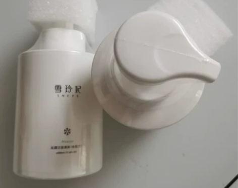 【拍一发三】500ml一瓶 雪玲妃洗面奶 ...