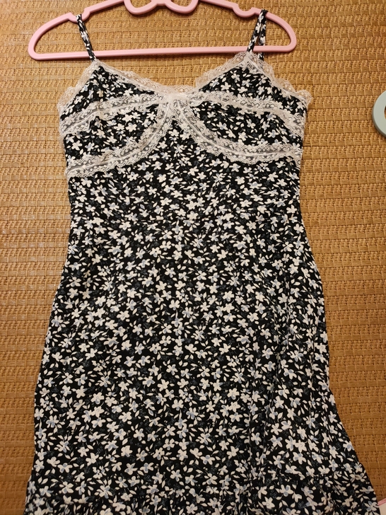 便宜出两款全新带吊牌吊带裙