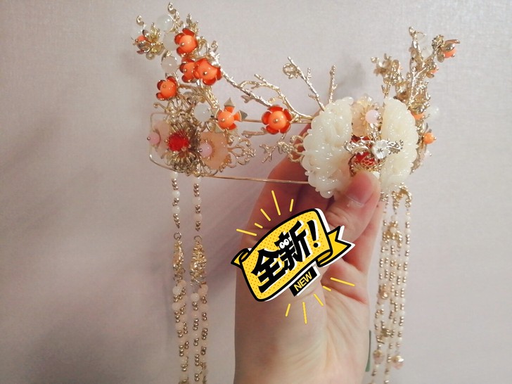 学化妆时买的新娘秀禾饰品，佳艳旗下的ETE...