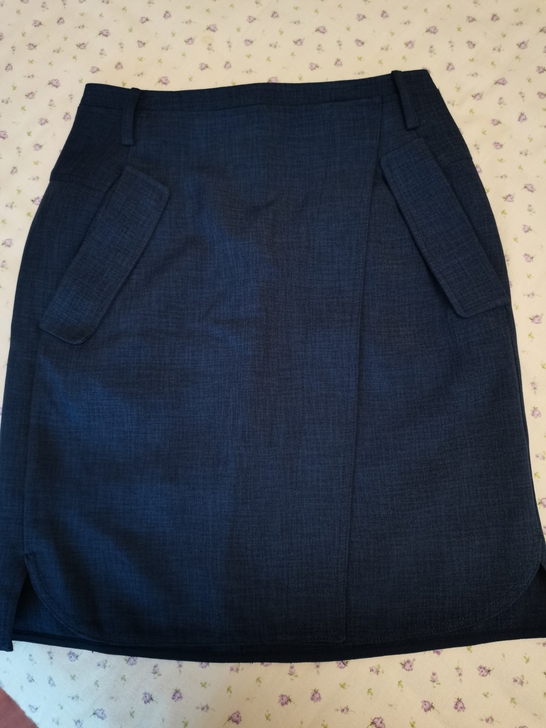 郎姿的职业包臀裙，买小了，我长胖了，洗过没...