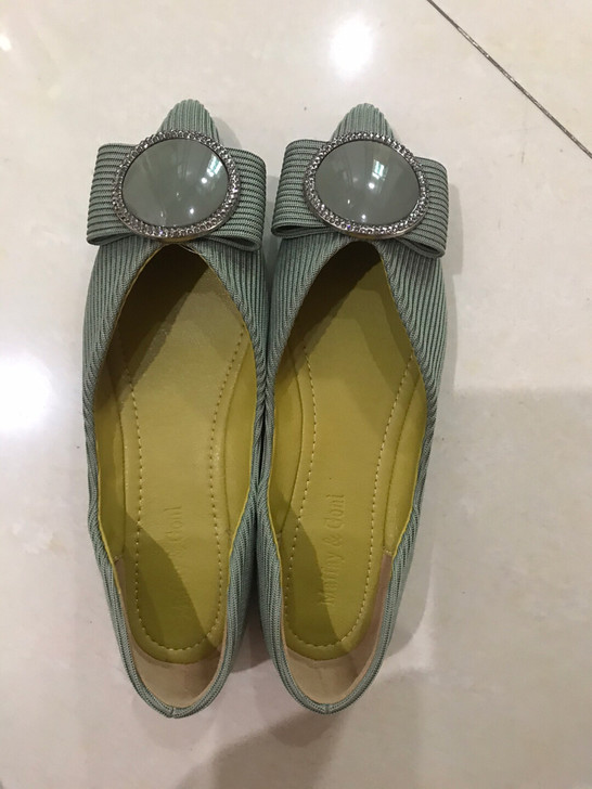 2021年新款绿色软底平底单鞋女鞋