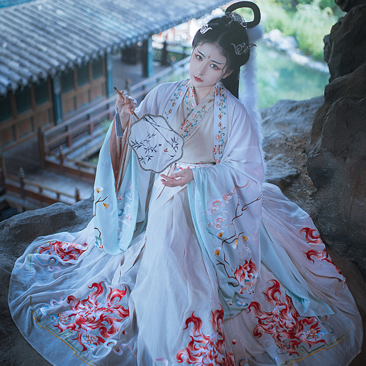 序绘原创汉服清莲重工刺绣九尾狐交领齐腰大袖...