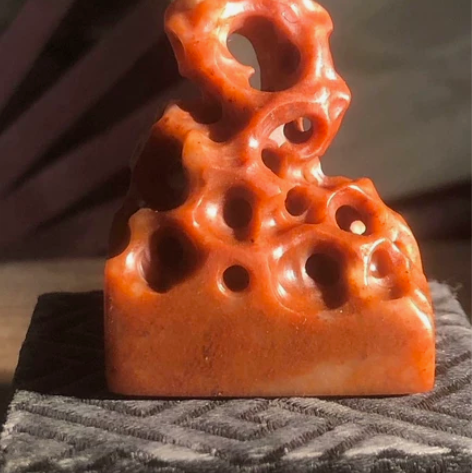 文房雅玩【Y004】 仿太湖石山子印钮 案...