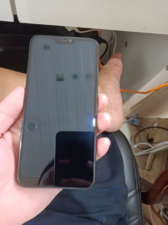 红米6pro，顾客买新机抵了一百块钱。目前...