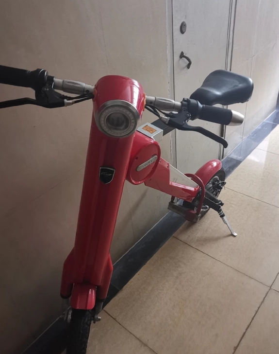 希洛普折叠电动车，几乎全新，仅行驶580公...