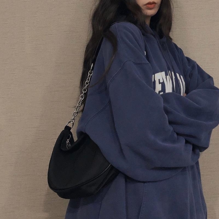 小红书同款新月包女包复古风百搭黑色链条单肩...