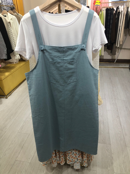 全新女士背带裙两件套显瘦可爱的学院装，店铺...