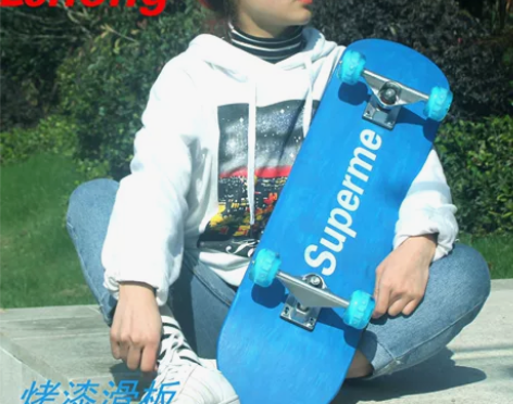 冲冲滑板 纯黑四轮滑板 枫木本色滑板 纯红...