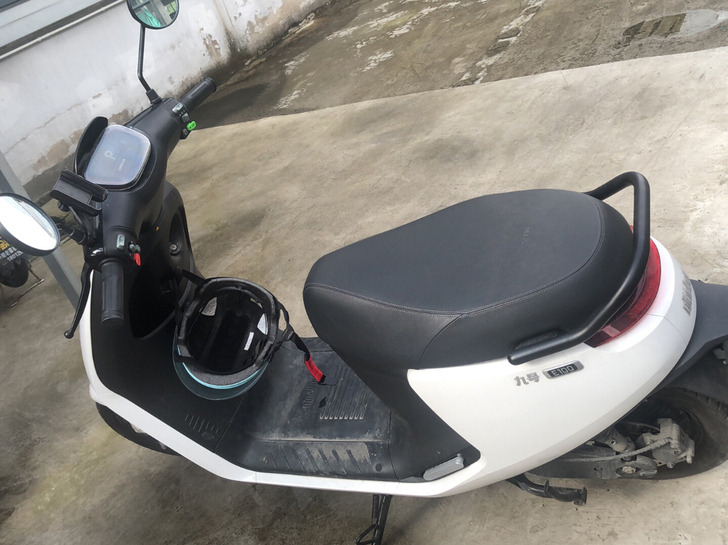 九号E100电动车，双锂电电池，续航150...